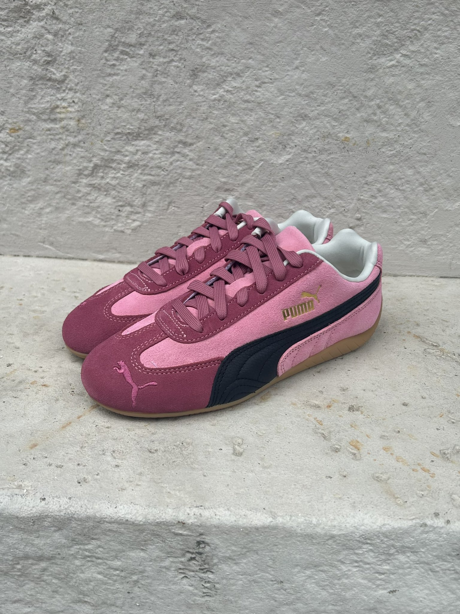 PUMA ピンク スピードキャット アトモス ピンクからピンクの“スピードキャット” 「プーマ」別注