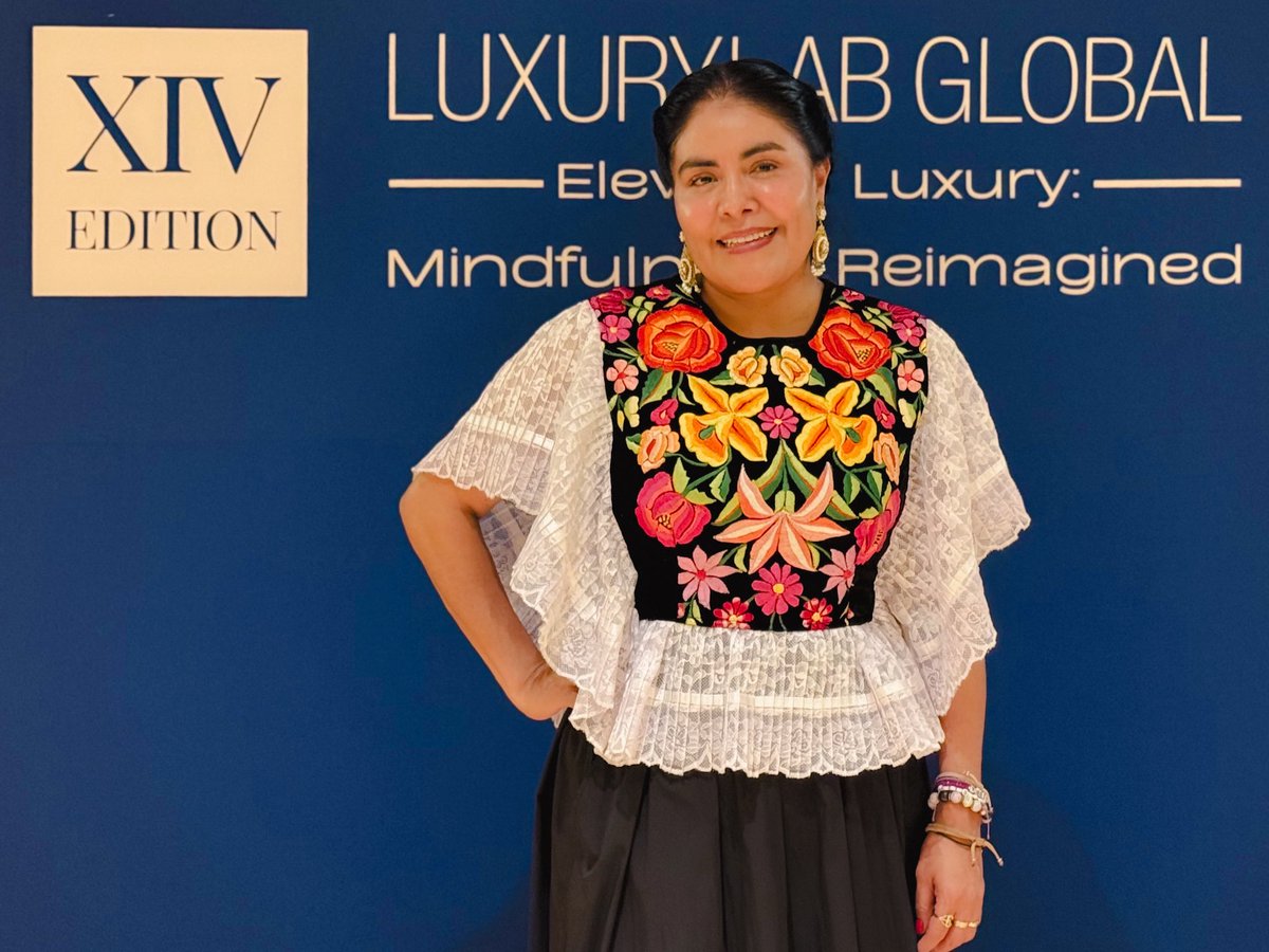 EufrosinaCruz's tweet image. Muy emocionada por recibir el LuxuryLab Award 2025 🏆, pero este reconocimiento no es para mí: es para las voces que cargo conmigo, para las niñas y niños que aún esperan justicia, para las mujeres indígenas que han sido silenciadas por siglos. Porque el verdadero lujo no está en…