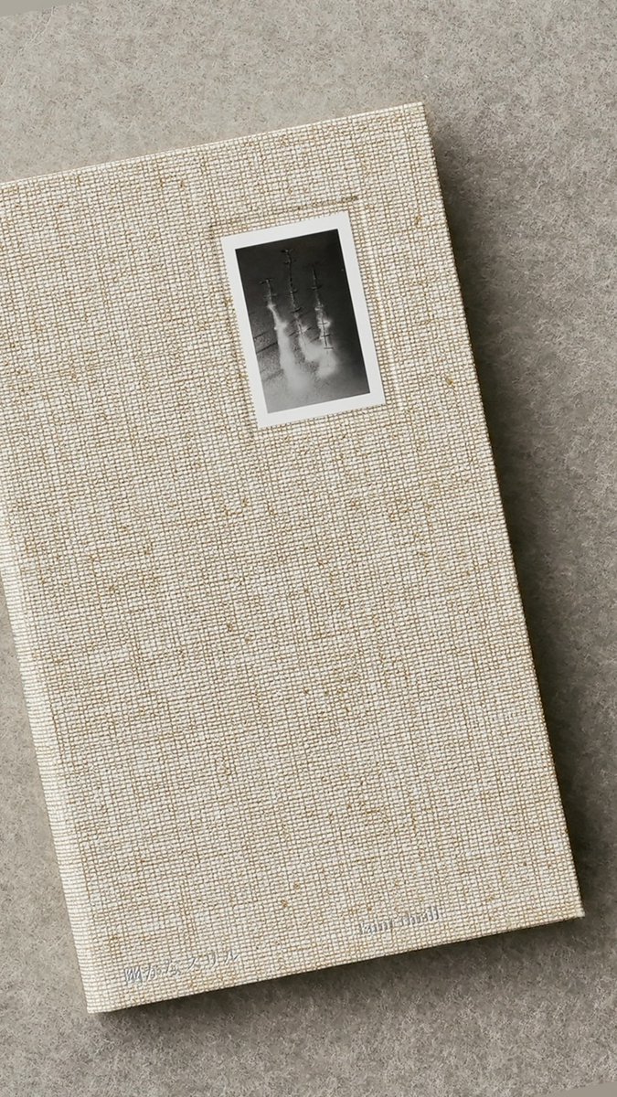 本日より福岡の本屋青旗<a href="/aohatabooks/">本屋青旗 Ao-Hata Bookstore</a>さんで
木下理子『幽かなスリル』出版記念展が開催中――

❄小さく美しいスミと銀のダブルトーン題箋貼り❄

木下理子『幽かなスリル』出版記念展 III
本屋青旗
福岡市中央区薬院3-7-15 2F
2025年9月6日(土)ー9月29日(月)
12:00ー19:00 / 水曜休