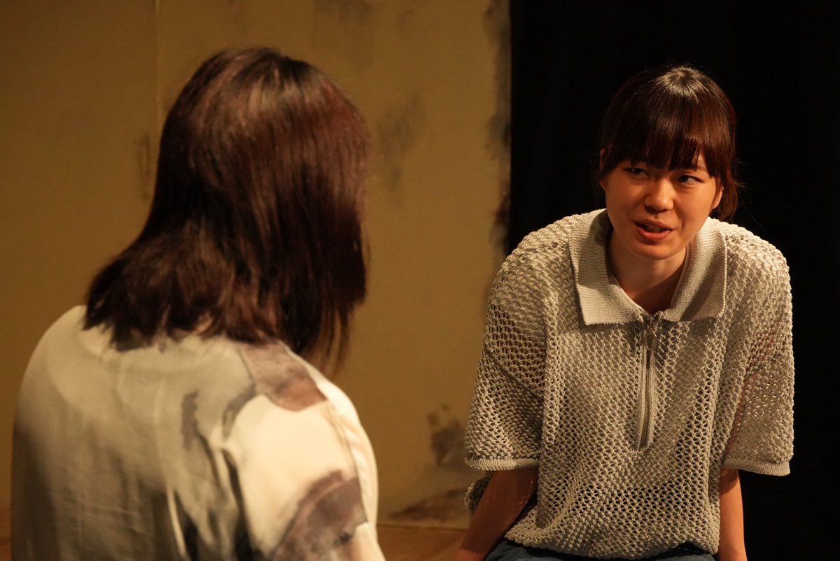 『HIDEOUT』折り返しです🚪

昼の回
受付開始・開場　12:30
開演　13:00
公演時間　120分(途中休憩なし)
当日券　若干数あり

皆様のご来場お待ちしております。

撮影：發見様