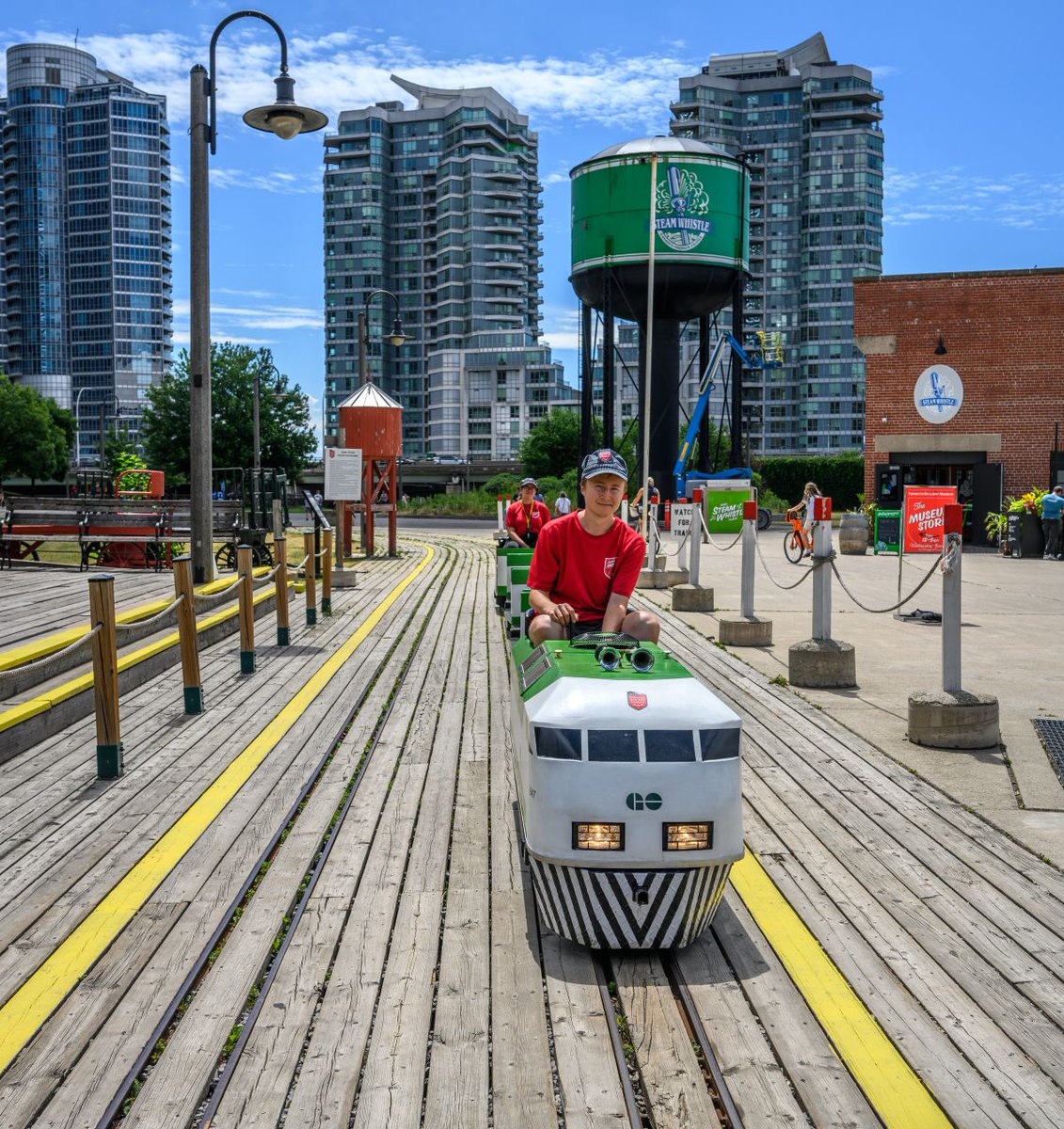 TORailwayMuseum's tweet image. We&apos;ve moved to our fall schedule, with mini train rides available every Saturday and Sunday from 12-5pm during September and October. We may even extend into November if the weather is on our side! 

 #MiniTrainRides #FallSchedule #FamilyFun #WeekendActivities #TorontoEvents