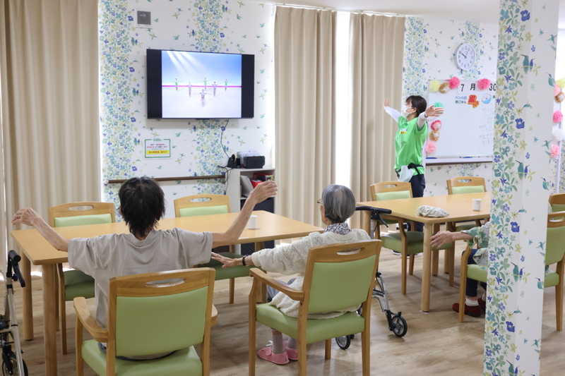 【松永製作所/介助式リクライニング車椅子/マイチルトリーズ/コンパクト/折り畳み式/ＭＨ－ＣＲ ３Ｄ/取説付】X福祉介護施設 一覧表でわかる老人ホーム８種類の違いと特徴（介護度別・認知症対応