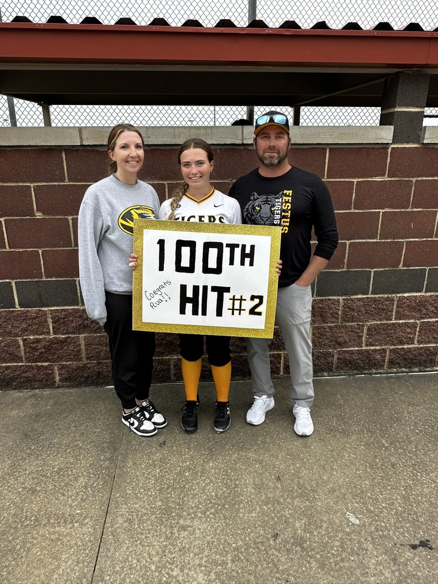 Ava Oberle tweet media