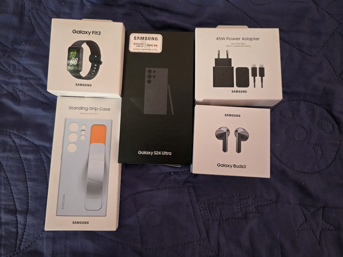 NolbertoSolan13's tweet photo. Aumentando los gadgets.
#Samsung https://t.co/Vq9FHqEo89