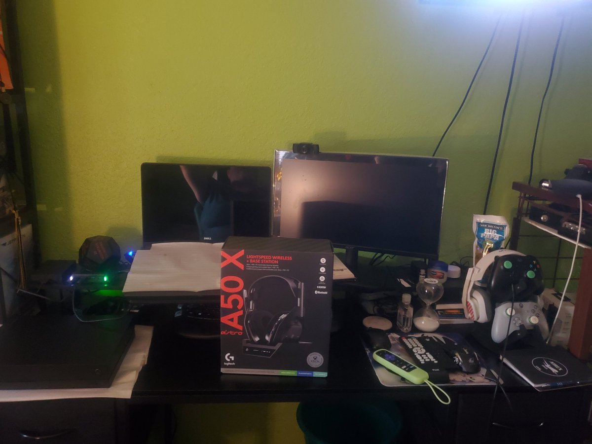salviper25's tweet image. There are no words to describe how I feel. W to the community that I have been with close to 5 years (4 1/2). Thank you to @itzToonGaming and @LogitechG for this amazing giveaway.
#TA4Life #Logitech