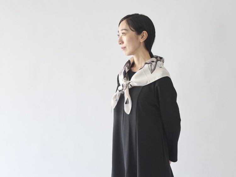 charm__official's tweet photo. STYLE_STORE にてwoven silk scarfの販売がスタートしました🧵
いつもお付き合いいただいている織物をテーマに企画しました。

https://t.co/BcDrYxOuR2 https://t.co/BERIlgTHrd