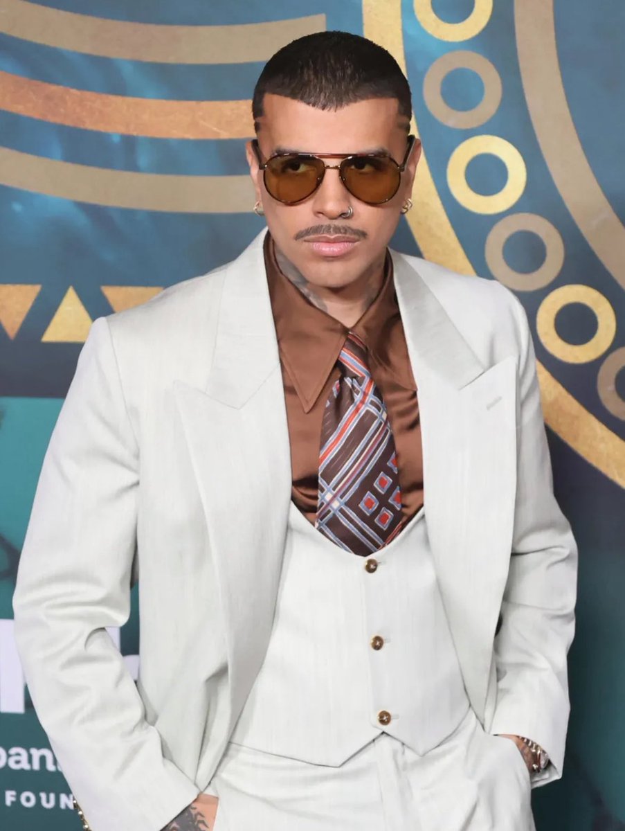 rauw alejandro looking handsome as always