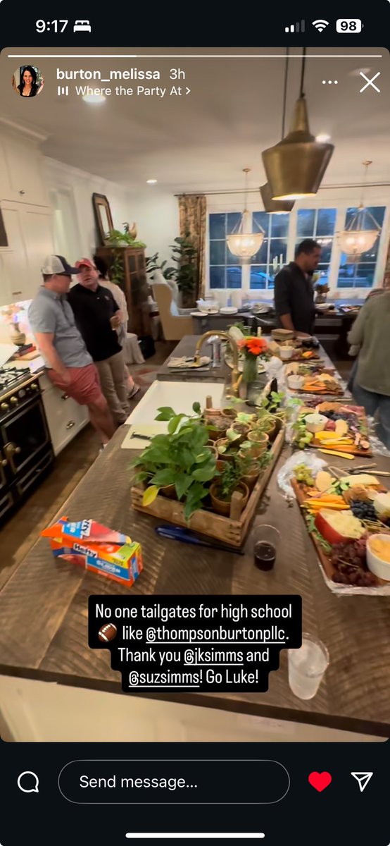 Thank you to ⁦<a href="/jksimms/">J.K. Simms</a>⁩ for hosting our tailgate for luke thompson!  Fantastic night!