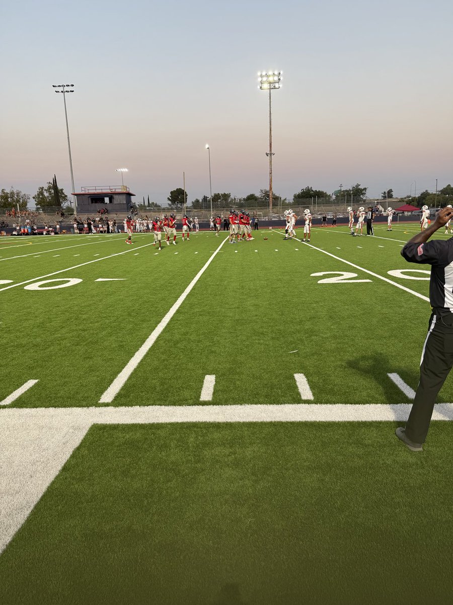 Friday Night Lights!! ⁦<a href="/SJMgridiron/">SJM Football</a>⁩
