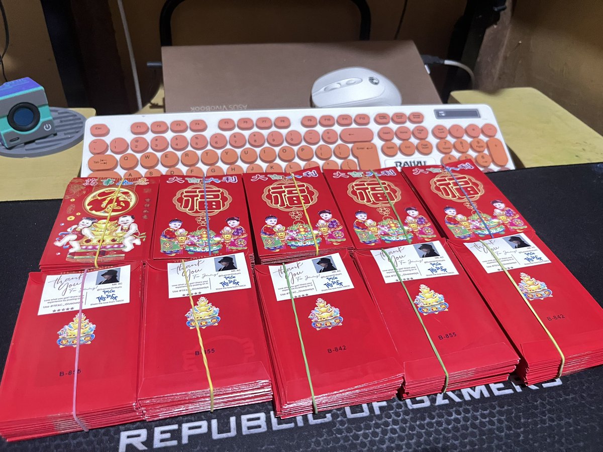 SupreInfinitum's tweet photo. 1 month before the con, my freebies are ready to distribute!! Procrastination is no🙂‍↕️ see you, once! Don’t forget the mechanics esp. “SPECIAL CODE”

6 unsealed album
3 unsealed nemo
3 sealed reg album
9 sealed digi album
200 pcs ampao packs
6 folded posters &amp; etc.

Goodluck! https://t.co/9X8DruGtQg