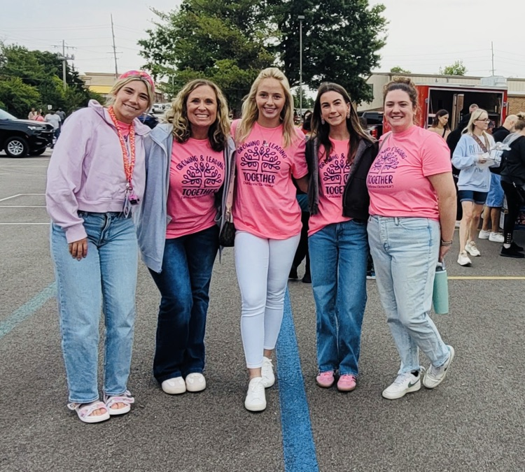 ZumDardenne's tweet photo. Our Back to School Bash was a huge success! It was a great night to celebrate our amazing school community! #WeAreDES https://t.co/9gRbERoYim