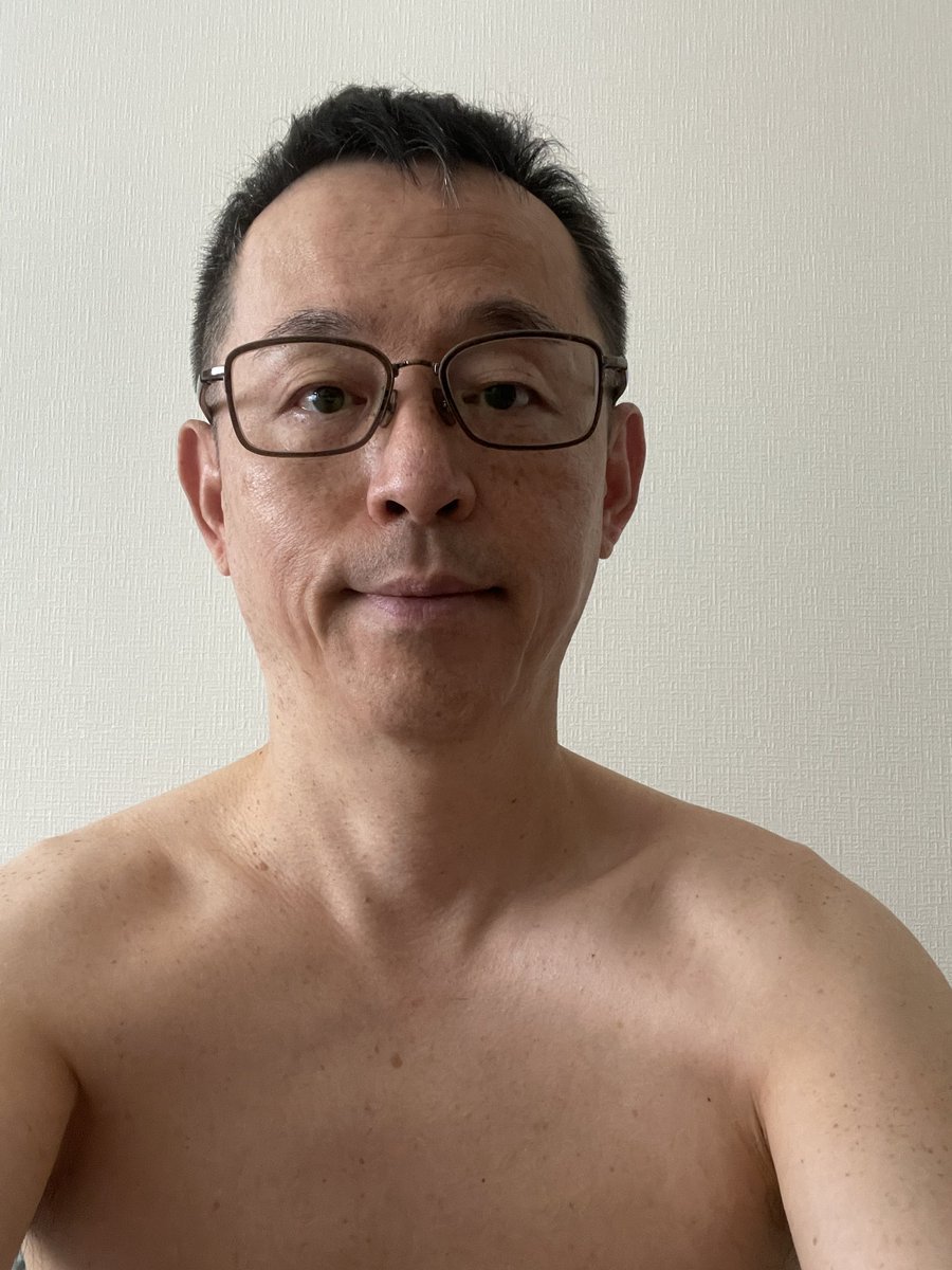 デコひろし tweet media