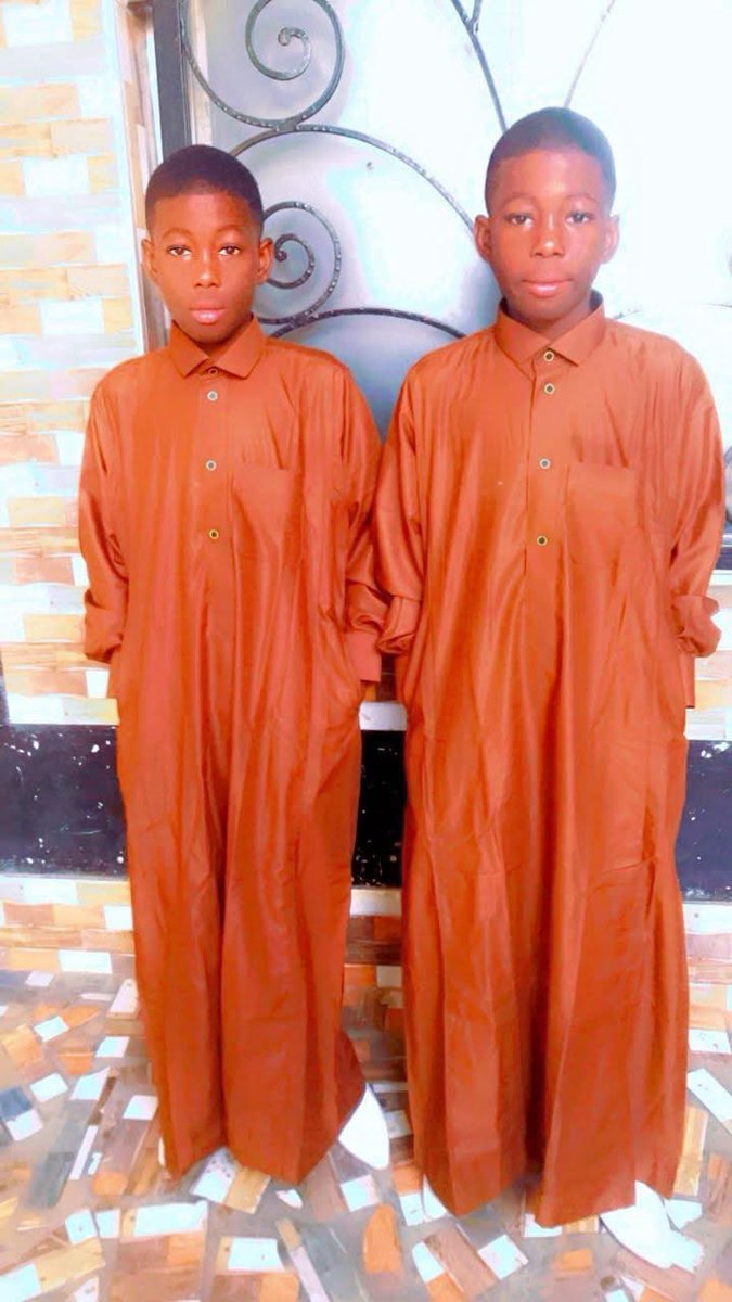 Salam j'ai perdu de vu mes 2 jumeaux depuis hier à tivaoune ils s'appellent Issa laye, serigne babacar Mbengue. Il sont âgés de 12ans 
si vous avez des infos merci de me contacter au 778466863