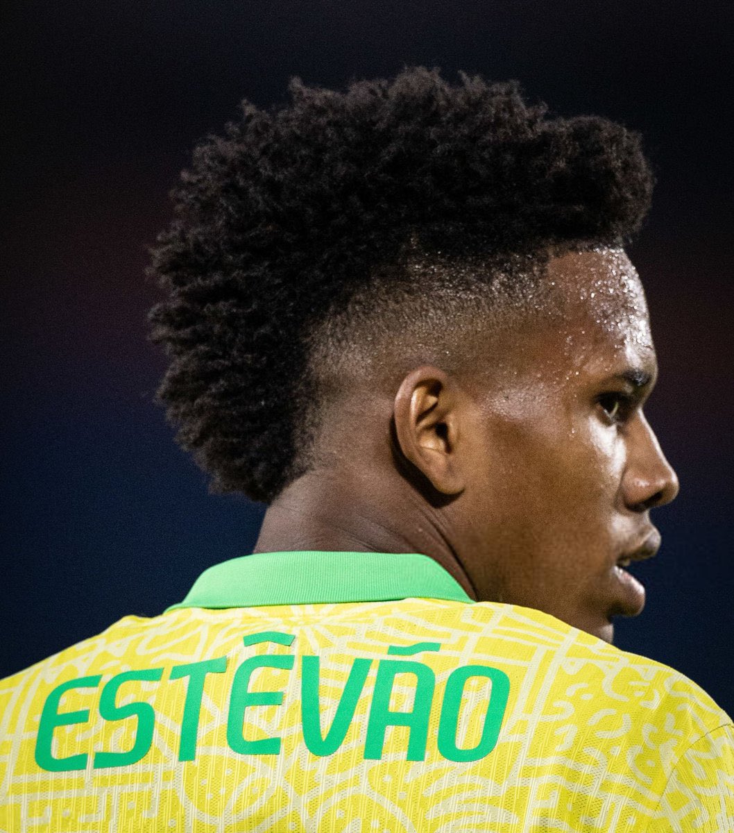 🚨 كارلو أنشيلوتي: "عملت مع إستيفاو أولاً في بالميراس، والآن هو يلعب مع تشيلسي. لقد حقق بداية رائعة في الدوري الإنجليزي الممتاز، وهو أمر ليس سهلاً.قدّم أداءً جيداً جداً في مباراة اليوم، حيث كانت أول مباراة له واندماج بشكل مميز مع الفريق. لديه الإمكانات لتطوير مستواه أكثر ومساعدة