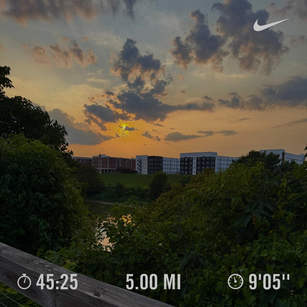PhotoRunner_91's tweet image. Friday Evening Run. Tired of this humidity. lol 🏃🏾‍♂️🥵#runner #running #runtraining