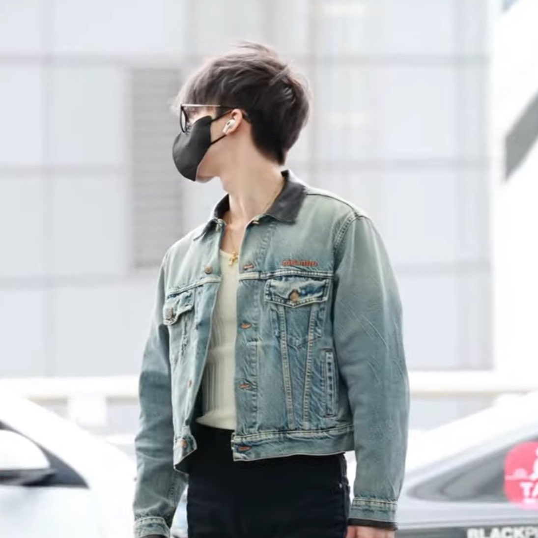 f03p18's tweet photo. ลุคของแจมินวันนี้มาจาก @MIUMIUofficial ค่ะ 🤎 ทั้งกระเป๋าและเสื้อตัวนอกเลย เหมาะกับแจมินมาก ไม่คิดว่าจะได้ 2 รอบติดแบบนี้เลย

x แจก 138 บาท 2 คนให้คนที่เทรนด์ # นี้ให้แจมินค่ะ เราสุ่มแล้วส่องไทม์ไลน์เอง สุ่มได้ไม่รับสามารถแจ้งเราไปทำบุญได้ค่ะ 👼🏻

Jaemin in MiuMiu
#JaeminxMiuMiu https://t.co/QREb0a5jzS