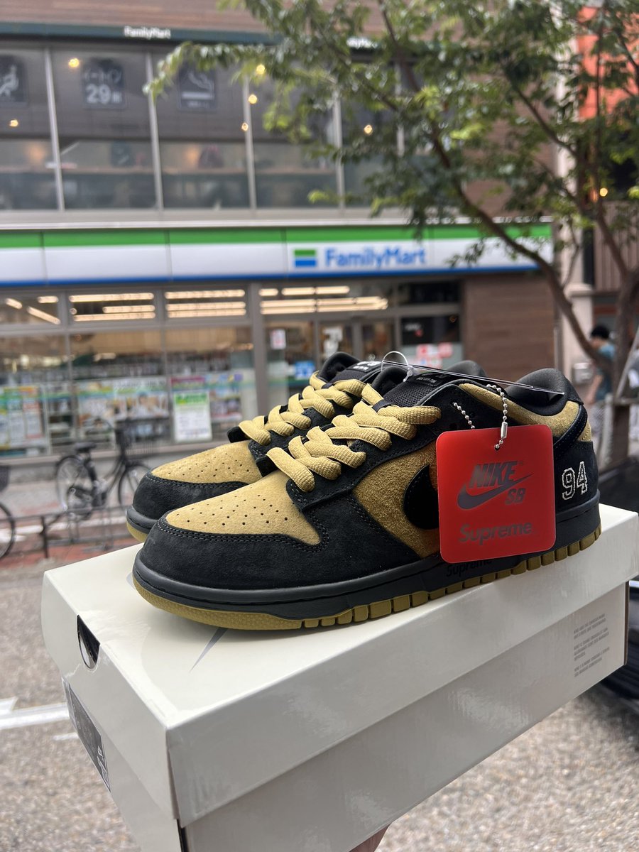 junlyinfo's tweet photo. Supreme × Nike SB Dunk Low 
"Camper Green" 
(Asia Exclusive)
(25FW Week2) https://t.co/IjbSjsvTNe