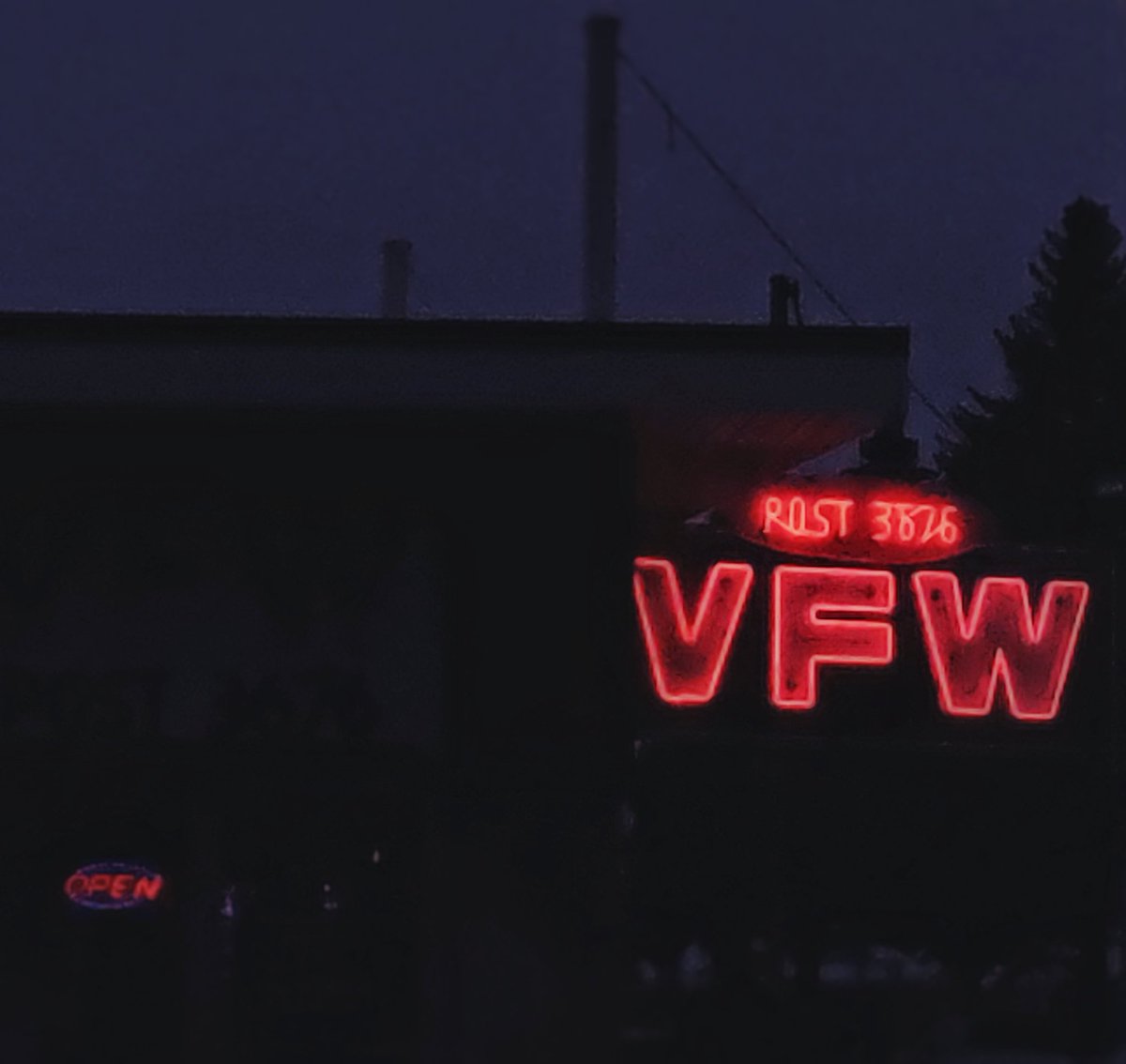 kimmaylou's tweet photo. Neon Lights.
09.05.2025

#neon #neonsign #neonlghts #saultstemarie #phonephotography #photooftheday #vfw #quicksnap #friday #fridaynight #michiganphotographer https://t.co/eSIZyVGSVm