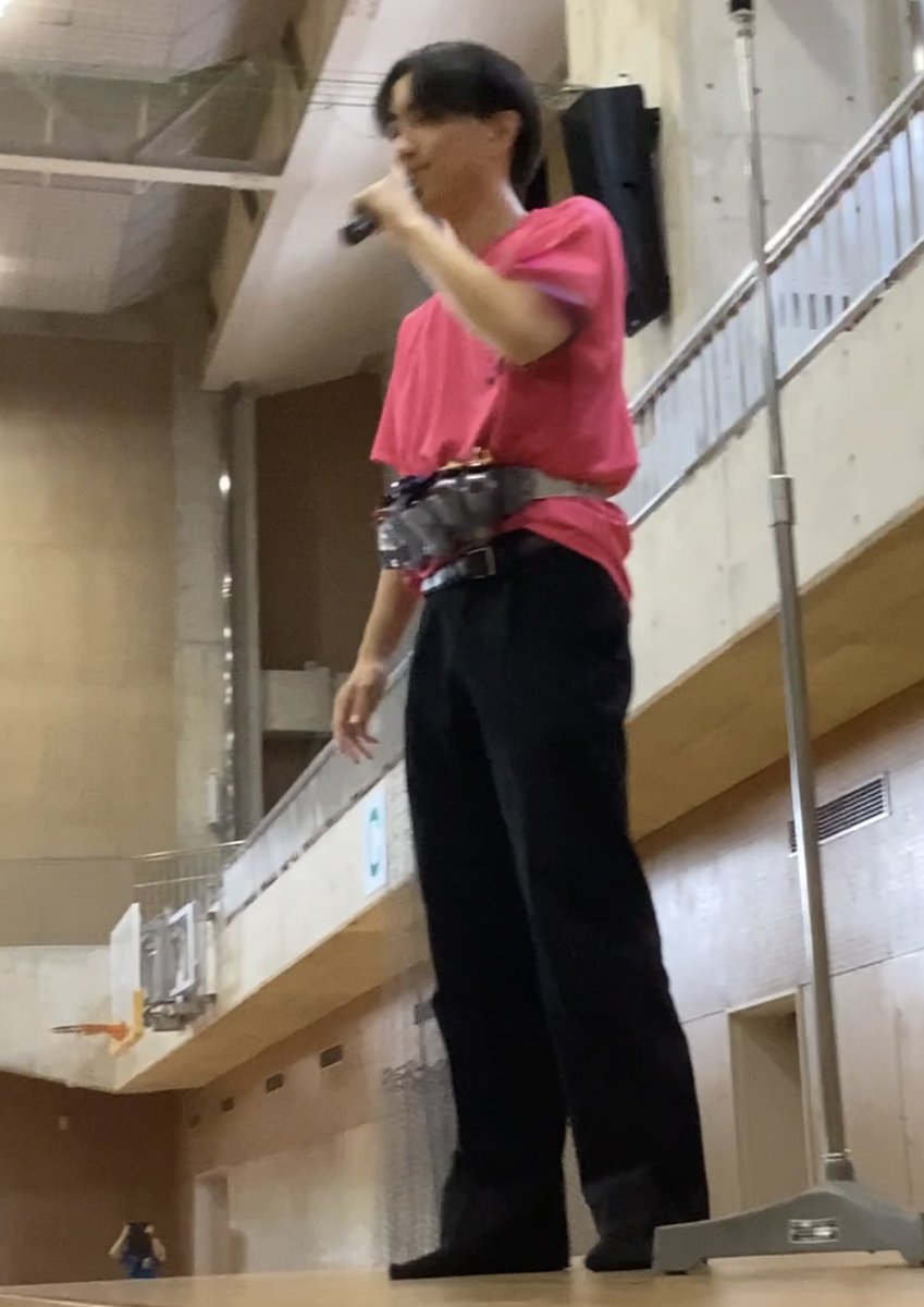 Goodskyforever's tweet image. 学校祭、全校生徒の前で変身！！する生徒会長んんんん