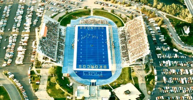 College Football Campus Tour tweet media