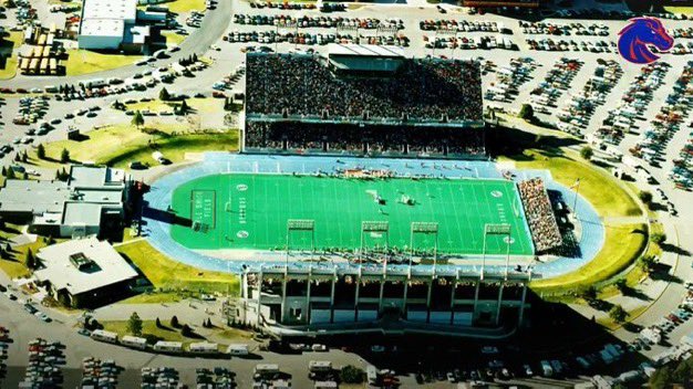 College Football Campus Tour tweet media