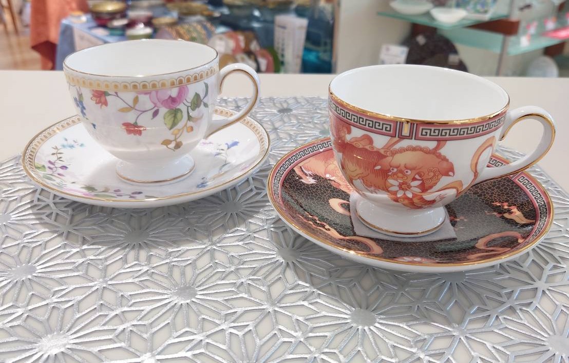 ウェッジウッド🇬🇧【廃盤品カップ&amp;ソーサー】

ウェッジウッドの廃盤になったカップ&amp;ソーサーが少量入荷しております✨

数も少ないので早い者勝ちです😀