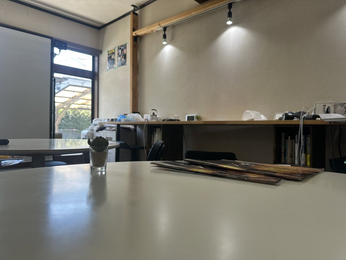 nogi_saga's tweet photo. 本日も12:00~営業中です！

勉強や読書、作業やミーティングなどなど
学生2h300円~、一般2h500円〜
ご利用いただけます💪

ご利用お待ちしております🧞‍♂️ https://t.co/6INjZ40N2z