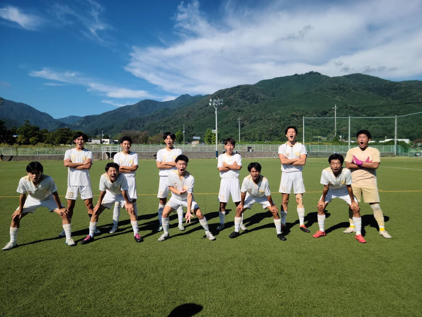 山梨県 高校サッカー パンフレット 山梨県 高校サッカー パンフレット 第103回全国高校サッカー