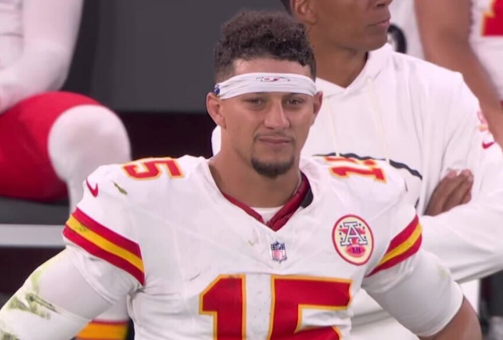 BREAKING: Chiefs and Cowboys are on pace to be first two teams EVER to finish a season 0-17