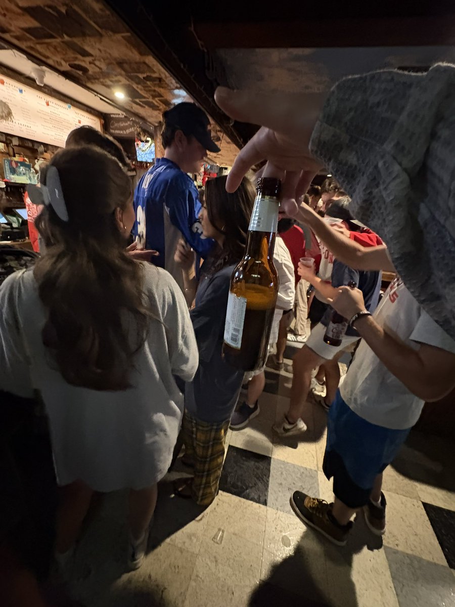 They can’t contain a white boy tonight #Culture