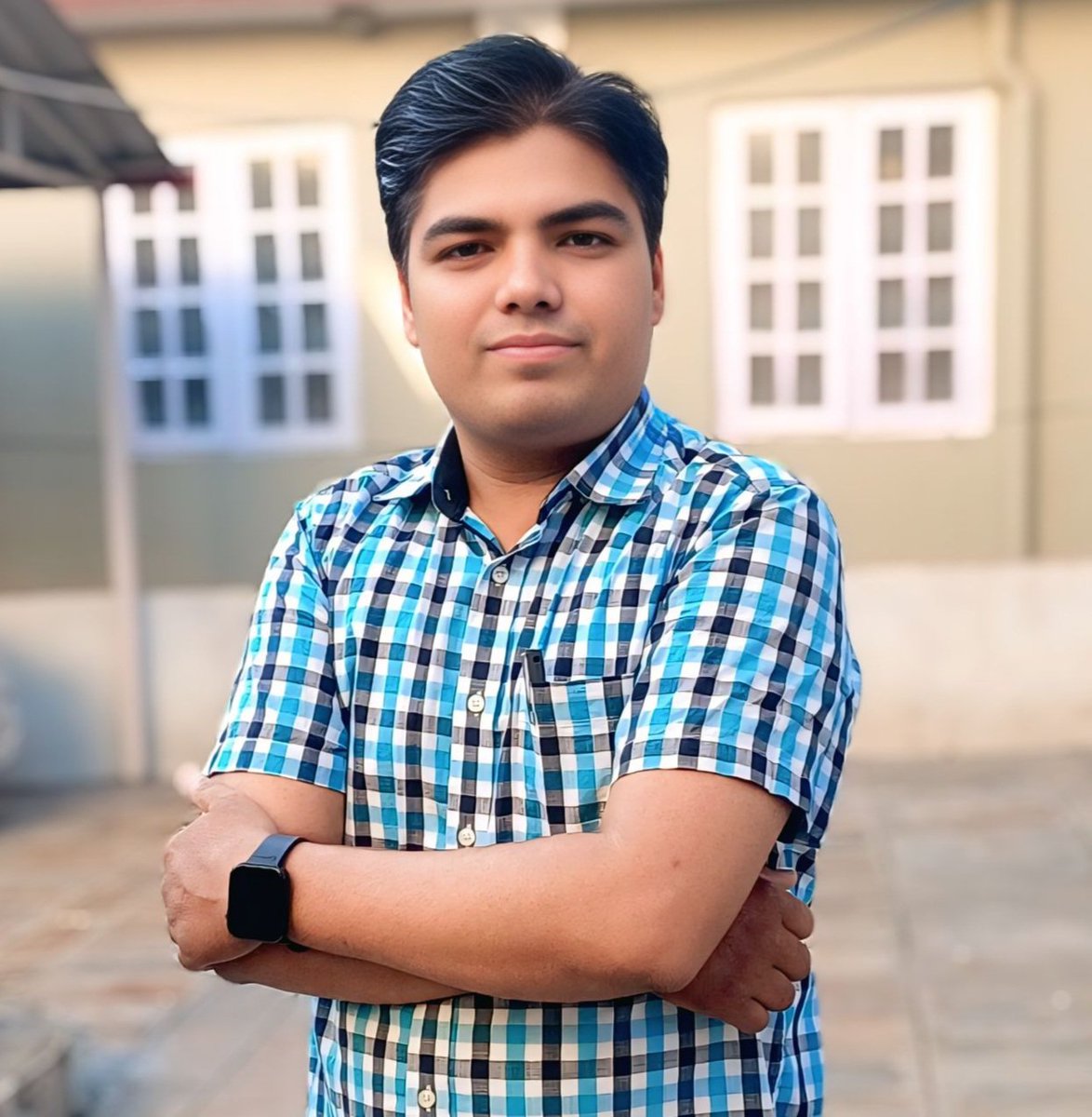 बडो तलतल भयो : 
सधैं फेसबुकमा र कहिलेकाहीं X मा लेख्ने बानी तर ओली सरकारले सबै बन्द गरिदियो । अब लेक्ने कहाँ ? हात लुच-लुच गर्दैछ सरकार !! लौ न !!