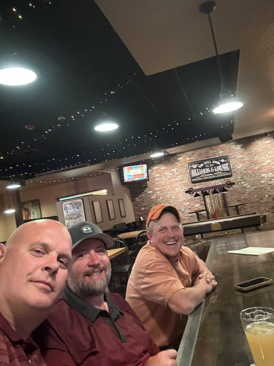Three stooges and loyal <a href="/GrizFanPod/">GrizFanPod</a> listeners holding it down tonight <a href="/MrTitleist/">Brad Reed</a> <a href="/ClaytonGernaat/">Clayton</a> 
#GoGriz