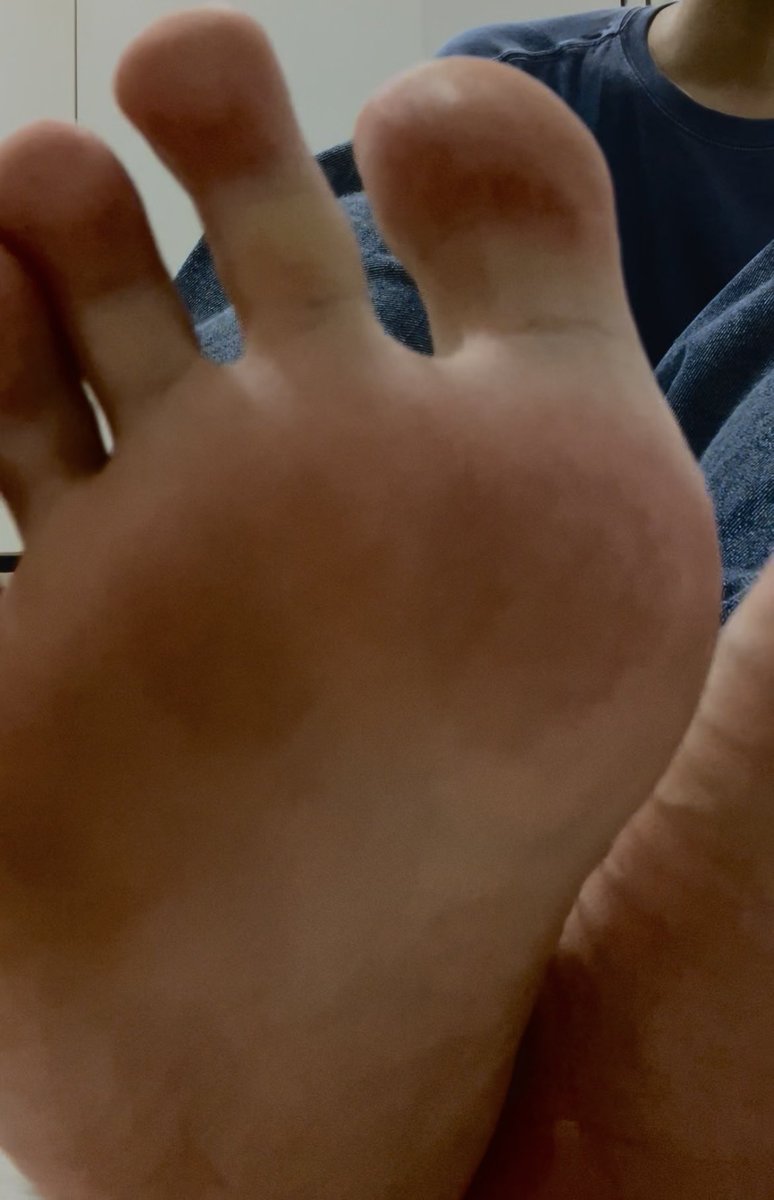 발 겨드랑이 돈 내고 볼 atm ㅋㅋ

open.kakao.com/o/stfforQh

#게이 #풋돔 #풋섭 #호구