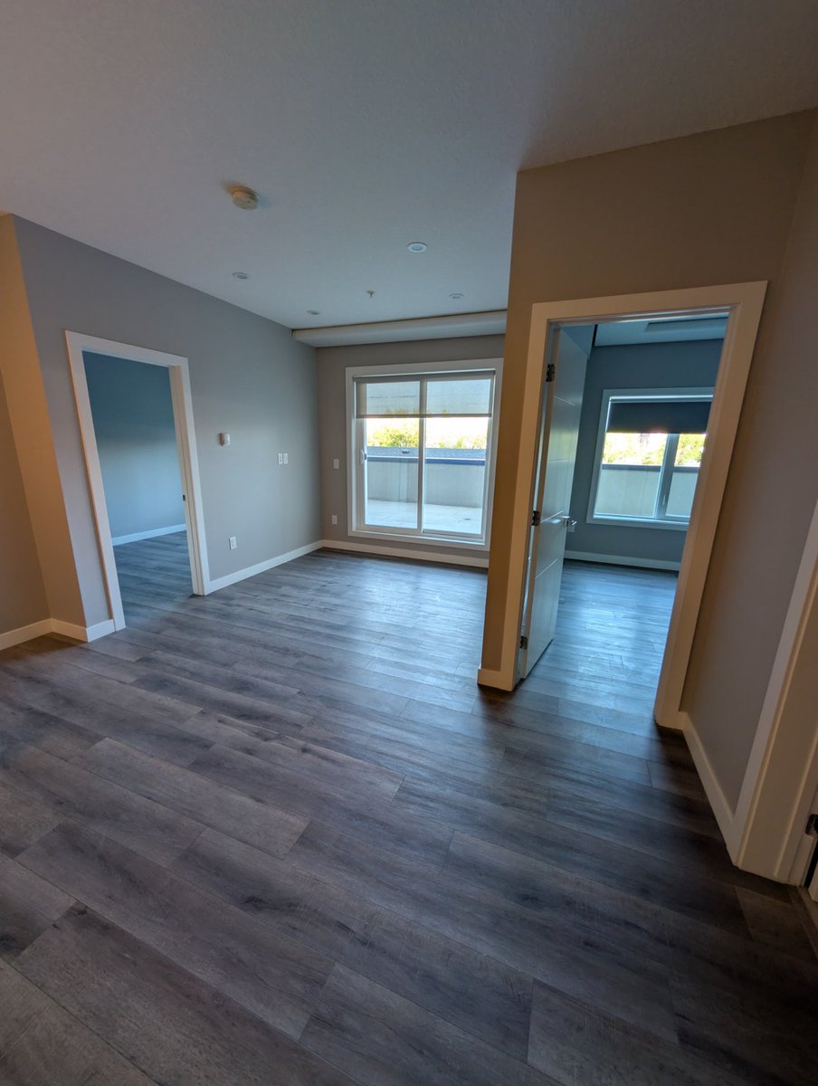 daniel111ab's tweet image. First apartment