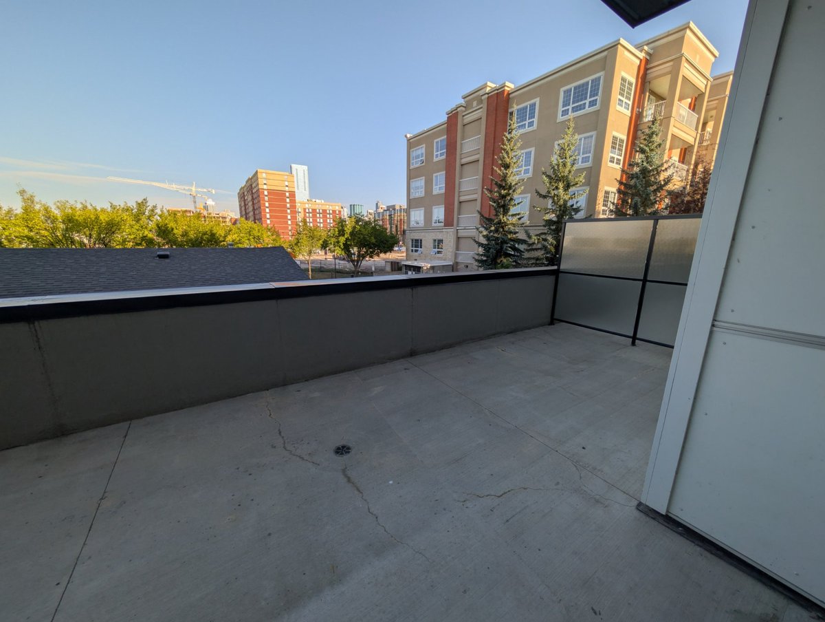 daniel111ab's tweet image. First apartment