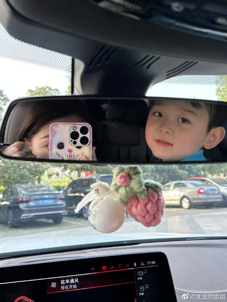 Udah seminggu nih di liat2 betah banget bergiliran orang tua. Bisa lapor komnas perlindungan anak dengan tuduhan penculikan paksa gak sih?

- Jovan