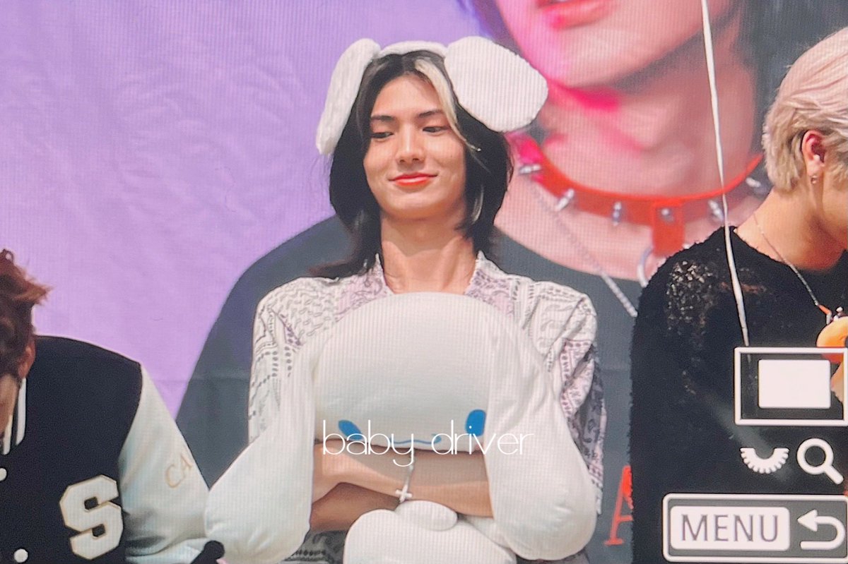 sojoongies's tweet photo. im not #1 jooyeon cinnamoroll truther if i dont end up having cinnamojoo as my fave pics MY BABIESSS 😭🩷🩵 https://t.co/2nivDJs0zM