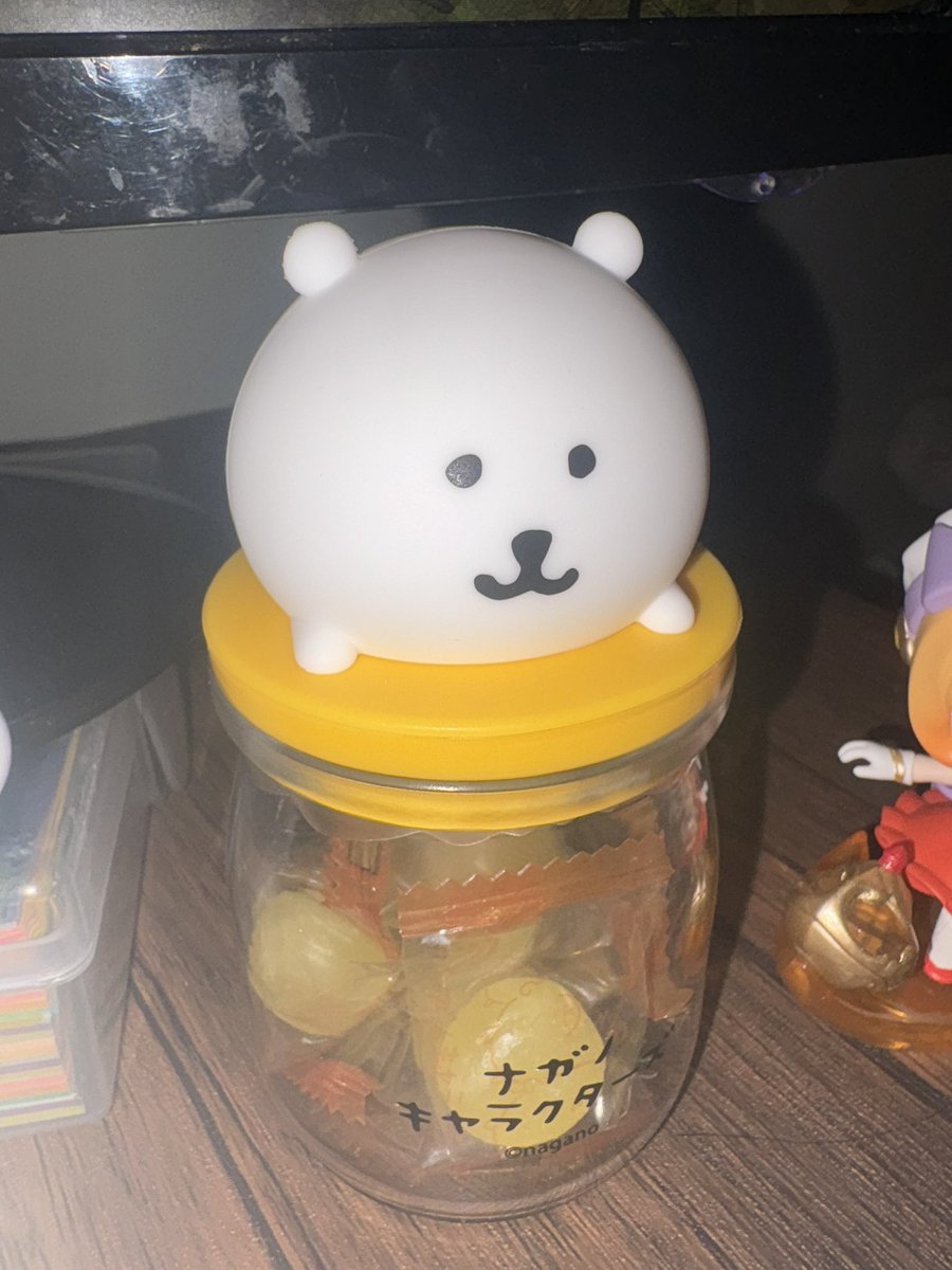 もゆさんからいただいた飴くまちゃん
なんとも表情がおだかでよい