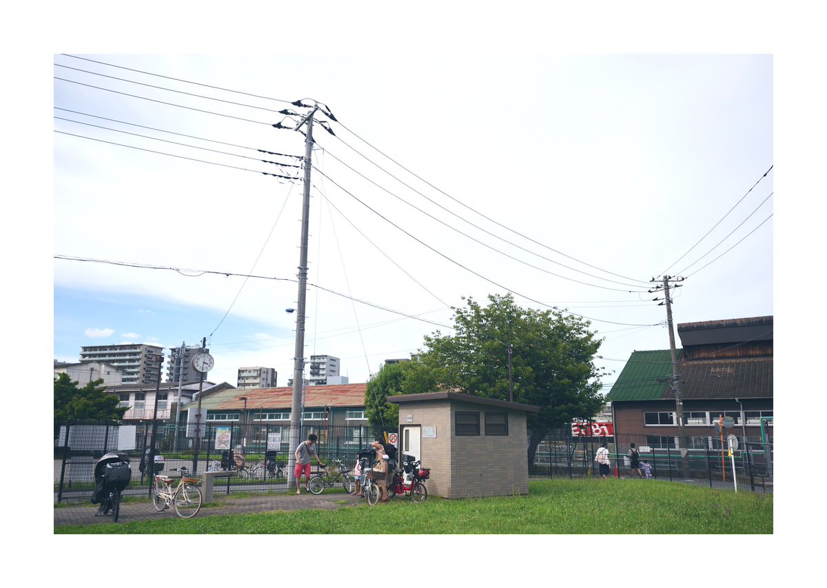 隙間でも目立つ