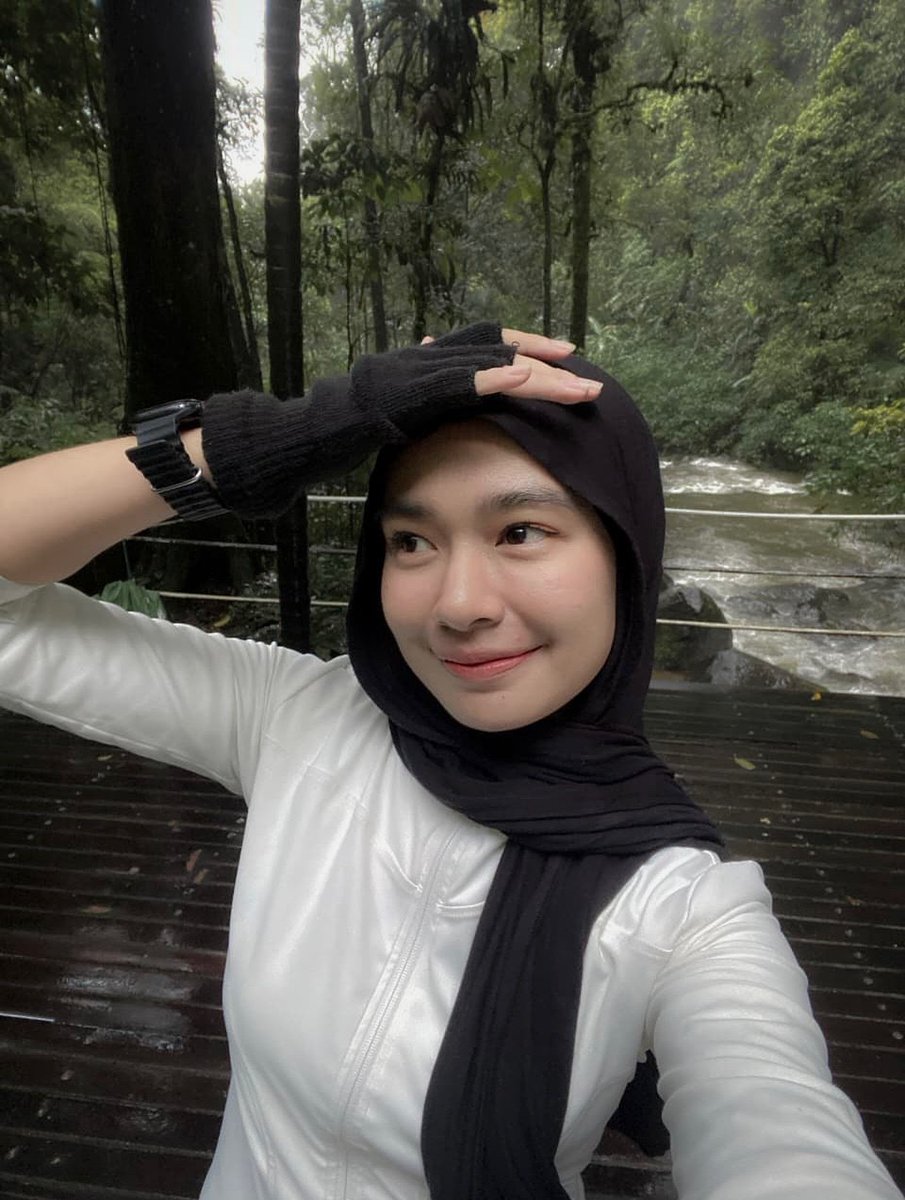 Ade tweet media