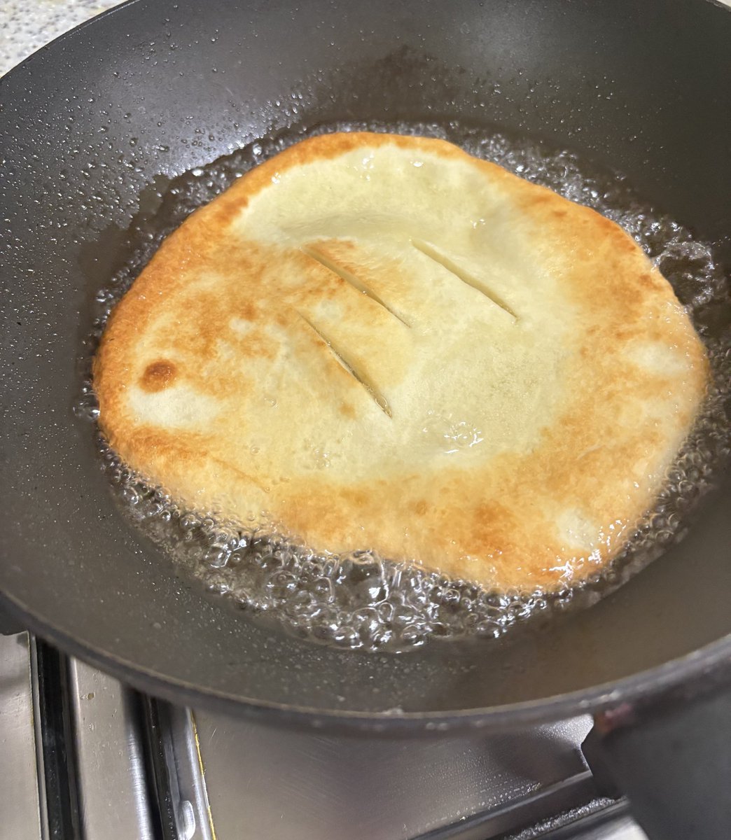 Гамбир идмээр байвал гамбир идчихдэг байгаарай~ 🫶🏻