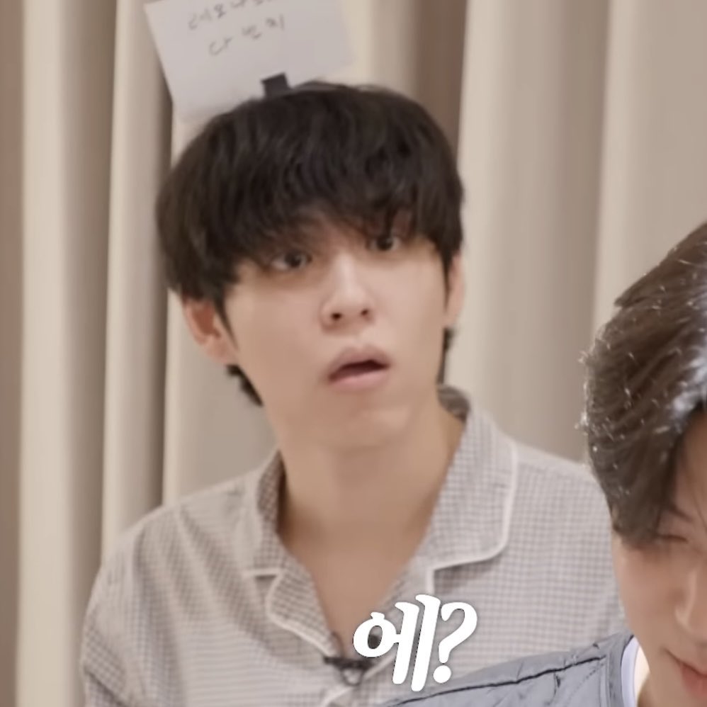 올영에서 앨범을 팔아... 이것도 첨 봐요 진짜