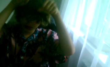 larrytheofficechair68 is a cute little incel add him vvv