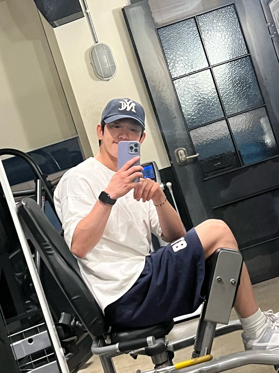 Rhygoad's tweet image. Before filming.