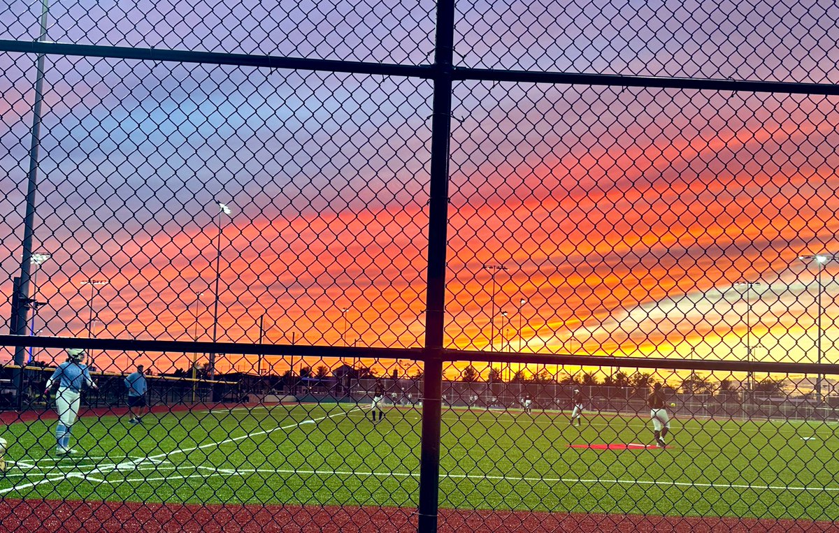Finished 1-1 today. Tough 5-6 loss to Iowa Premier Carroll, then bounced back with a 9-2 win over Chicago Cheetahs Gorajski. In the ⭕️: 5 IP, 8 Ks, 1 BB, 5 H, 2 ER. Back at it tomorrow vs Wheatland Spikes Dunn at 11:30! 🥎

📍 Bradley 315 Sports Park | 315 Champions Way,