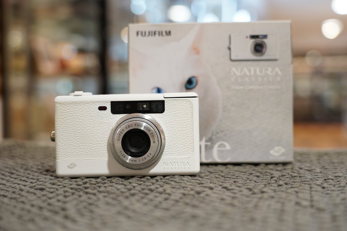 FUJIFILM NATURA CLASSICA ホワイトが販売済となりました📸 当店での