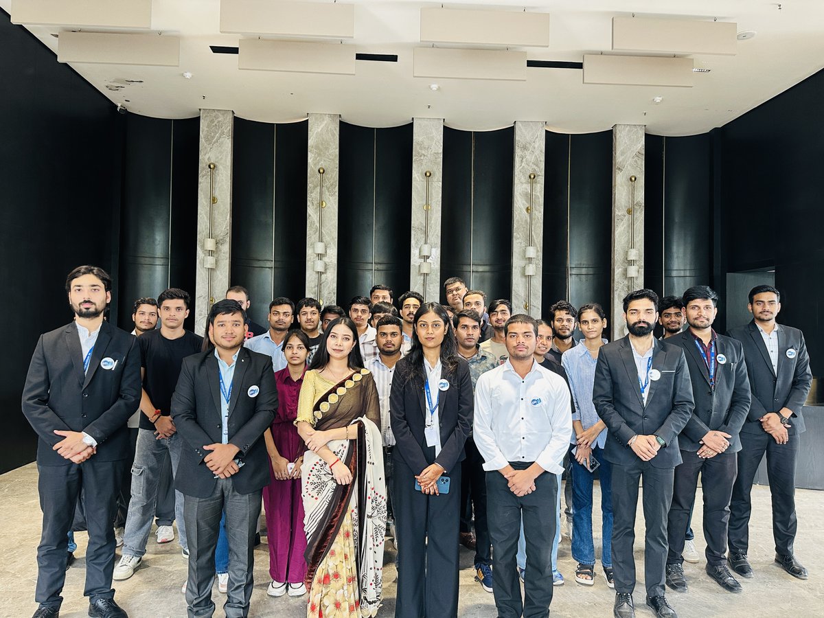 gicseh's tweet image. Celebrating the guiding lights of knowledge this #TeachersDay at Global Institute AI!
Your wisdom, patience, and dedication inspire us to learn, grow, and innovate every day. 🌟📚

#GlobalAI #GICSEH #TeachersDay2025 #GlobalInstituteAI #Gratitude #RespectForTeachers #Inspiration