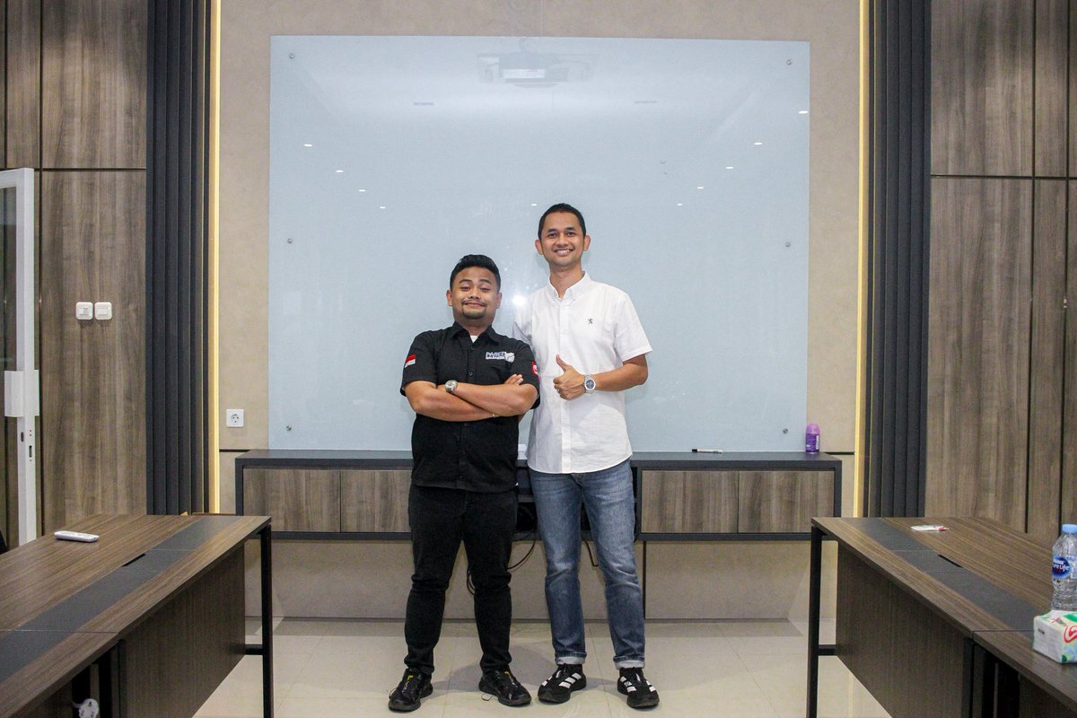 ambon_JS's tweet image. borneo! gapernah bercanda soal teritory! ini bukan sebuah perpisahan, tapi ucapan sampai jumpa di titik puncak!

kemana kah petualangan ini berlanjut?🤔