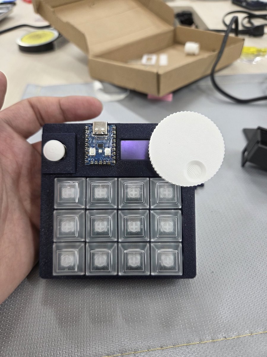 f_akinobu's tweet photo. できました！（プロによる動作確認済み）
#tinygo_keeb 
#umedago 
#tinygo https://t.co/62lRZycuRH