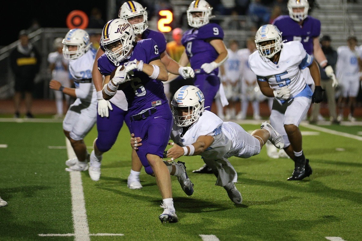 "A game one win, that’s a big one." Valley Center 38, Eisenhower 28. arkvalleynews.com/web/isite.dll?…